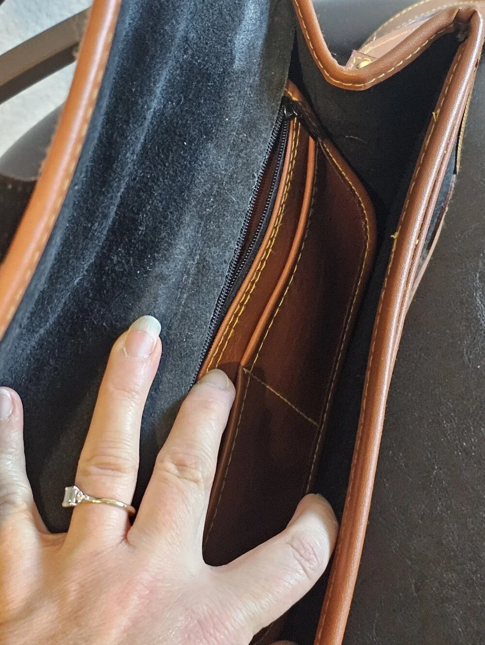 Dooney & Bourke All-Weather Leather Vintage Large Surrey Bag (Style R95)